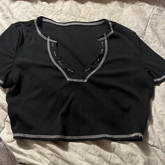 Black crop top SHEIN - Picture 1 of 3